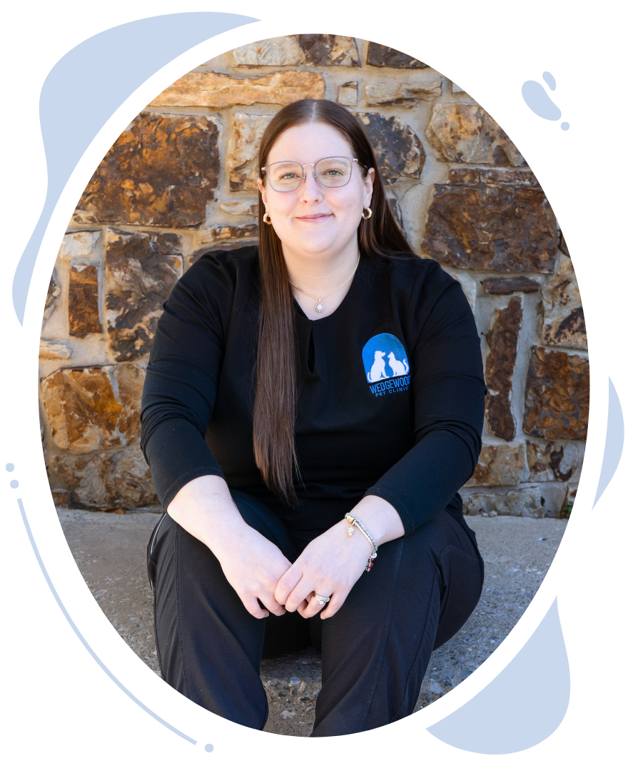 Wedgewood Staff member Carrie's headshot.